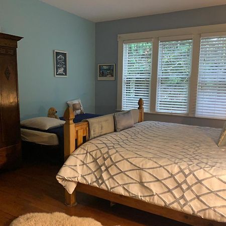 אשפורד Mountain Meadows Inn & Chalet Suites מראה חיצוני תמונה
