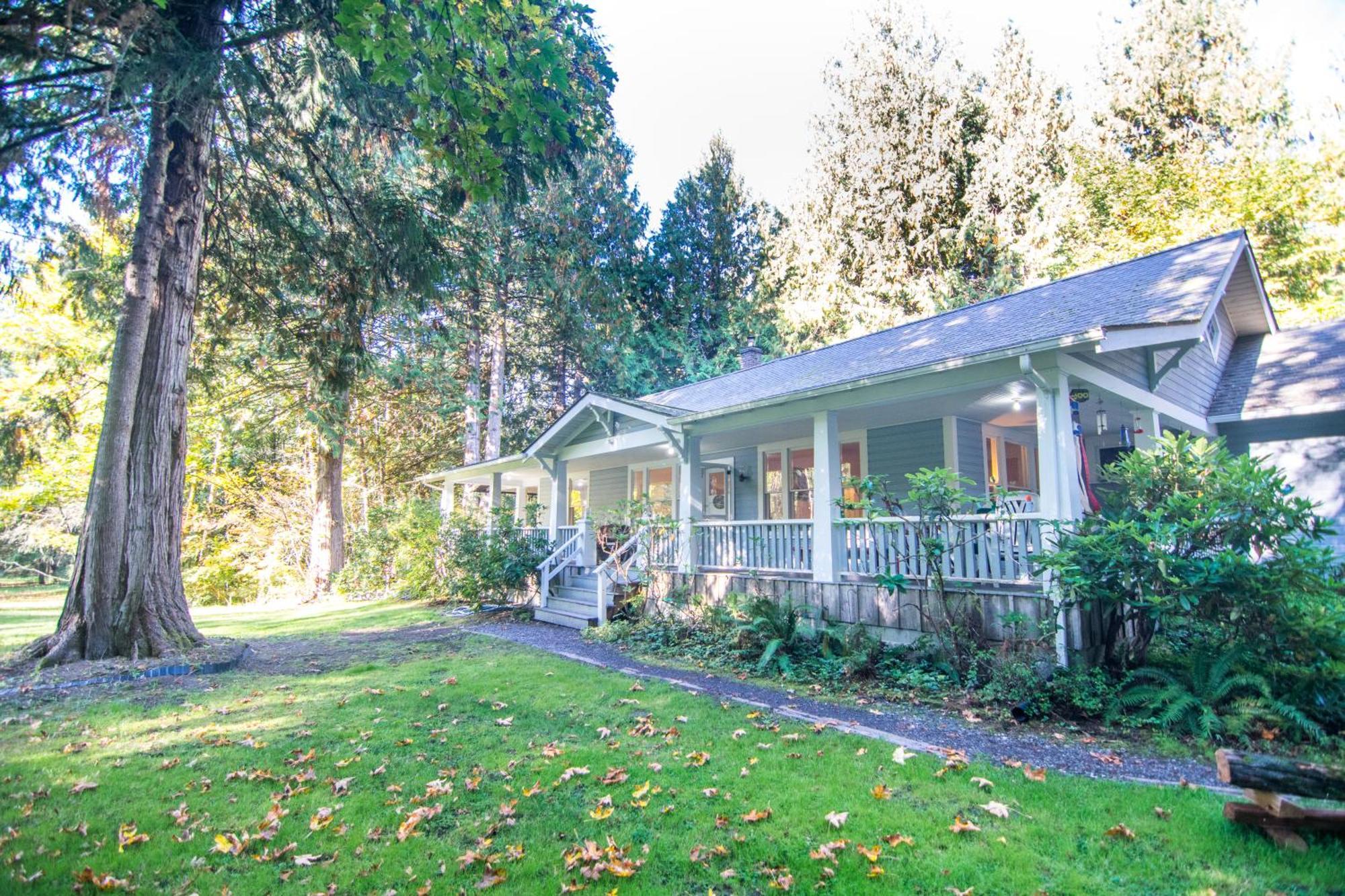 אשפורד Mountain Meadows Inn & Chalet Suites מראה חיצוני תמונה