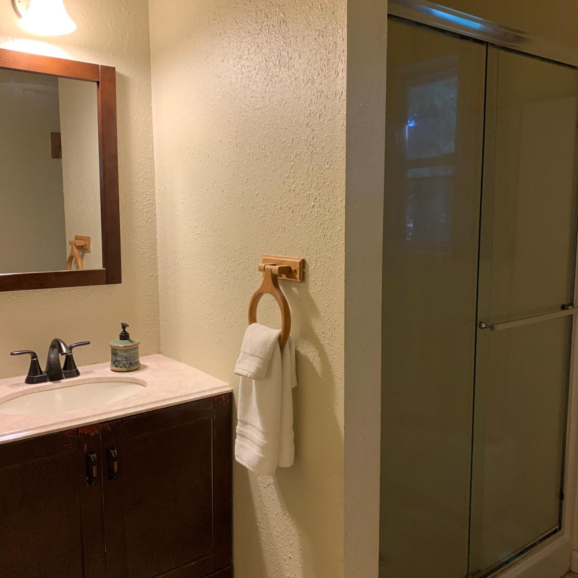 אשפורד Mountain Meadows Inn & Chalet Suites מראה חיצוני תמונה