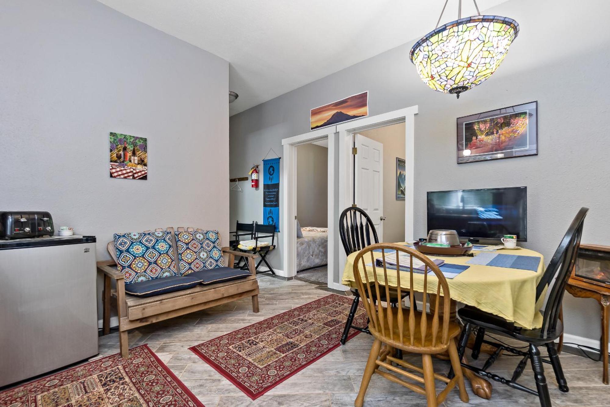 אשפורד Mountain Meadows Inn & Chalet Suites מראה חיצוני תמונה